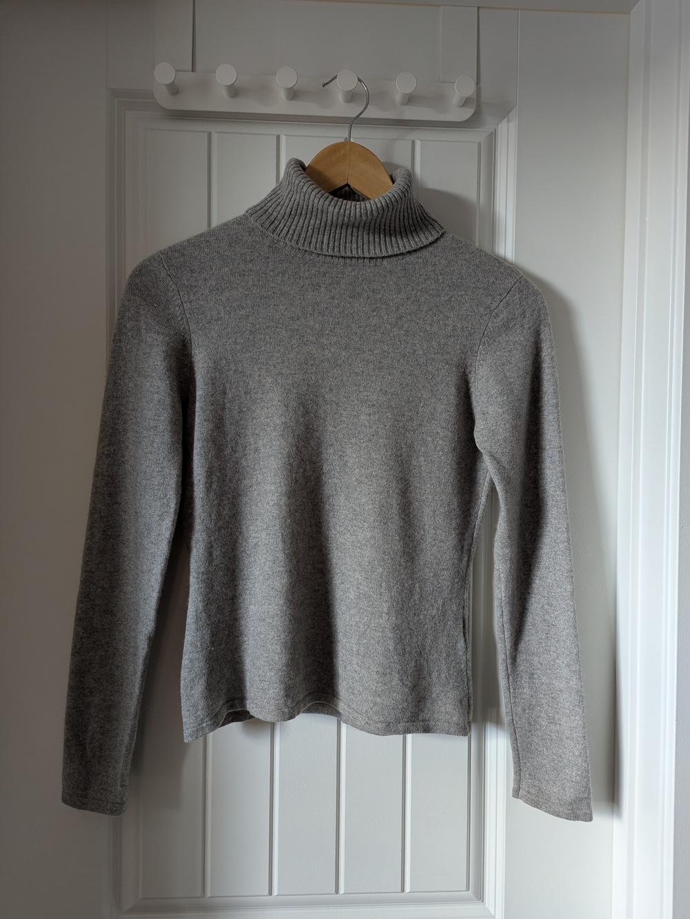Women’s  100 %Cashmere Turtleneck Sweater - Gray Small